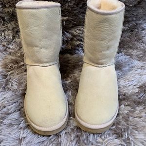 UGG Classic short Boots Yellow Sheepskin Suede W11
